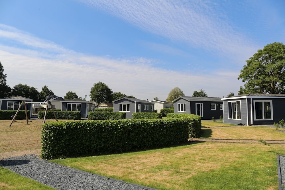 Chalet on the Recreational Lake and the Veluwe