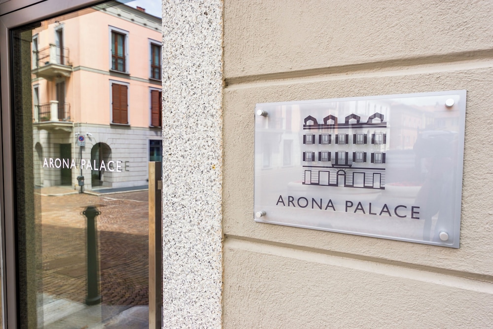 Arona Palace