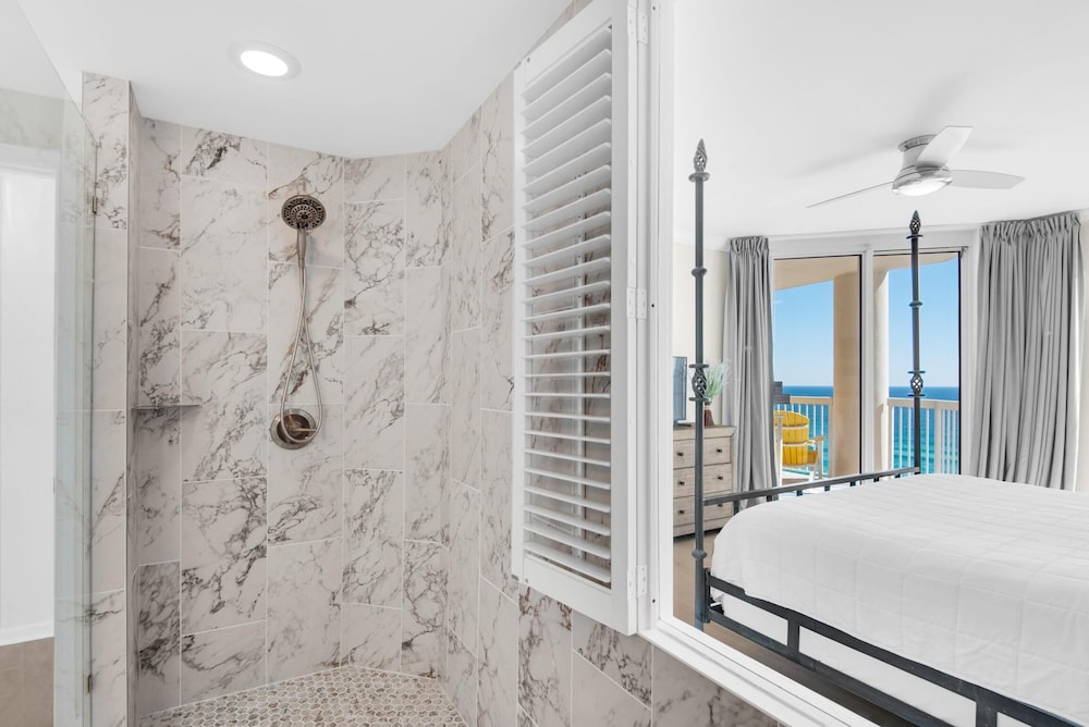Silver Beach Towers 1003 West