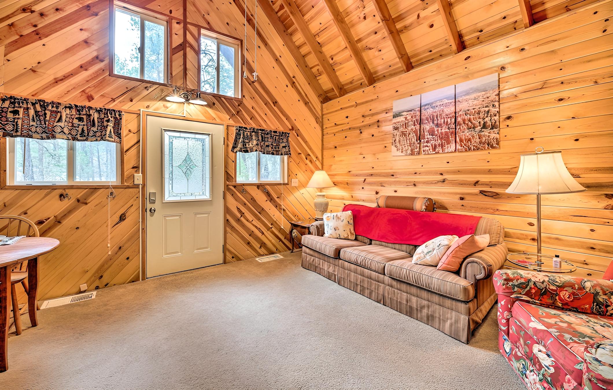Cute Pinetop Cabin w/ Gas Grill - Hike & Golf! view 4