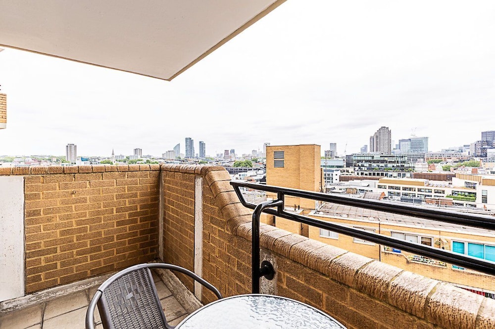 Chancery Lane Gem w/ Balcony and Lift