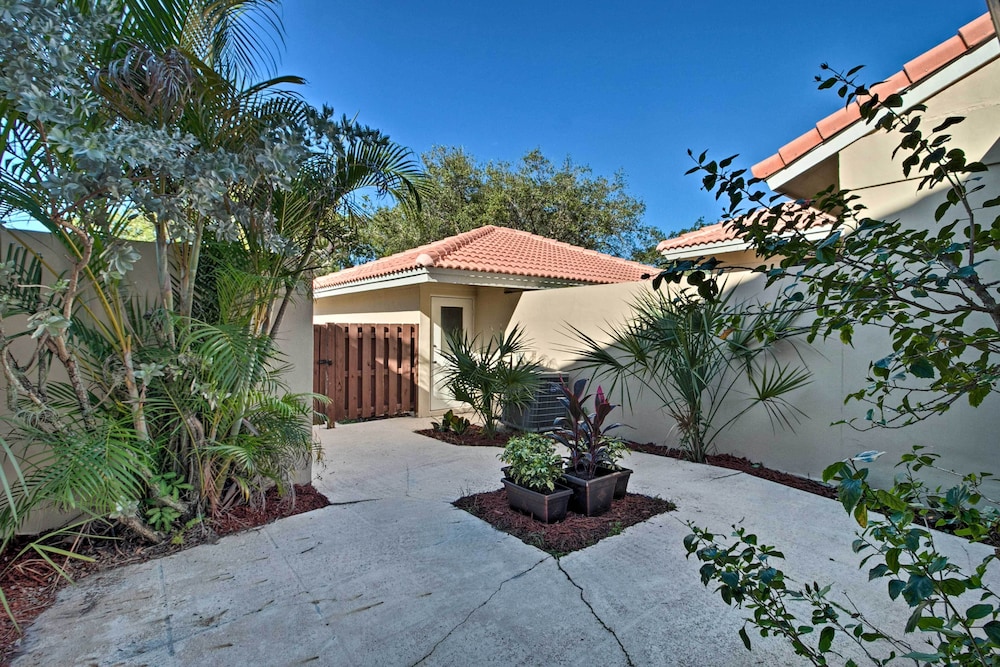 Palm Beach Retreat w/ Pool: 1 Mi to PGA Golf - Property Image 5