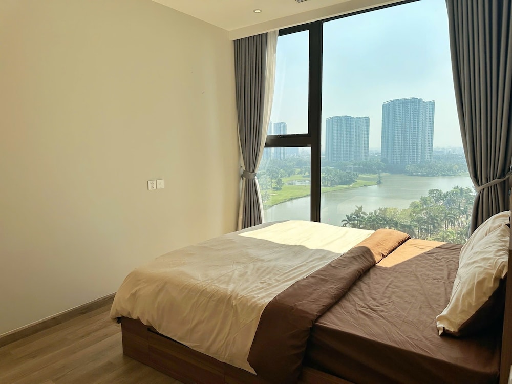 Sakura Homestay - Landmark Ecopark