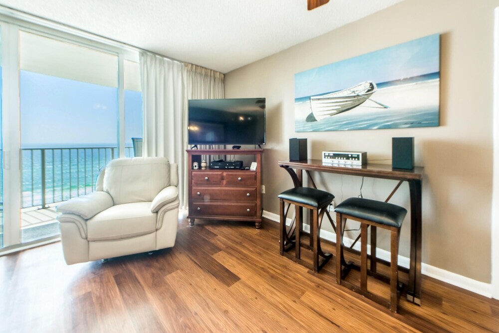 Long Beach Resort 4-902
