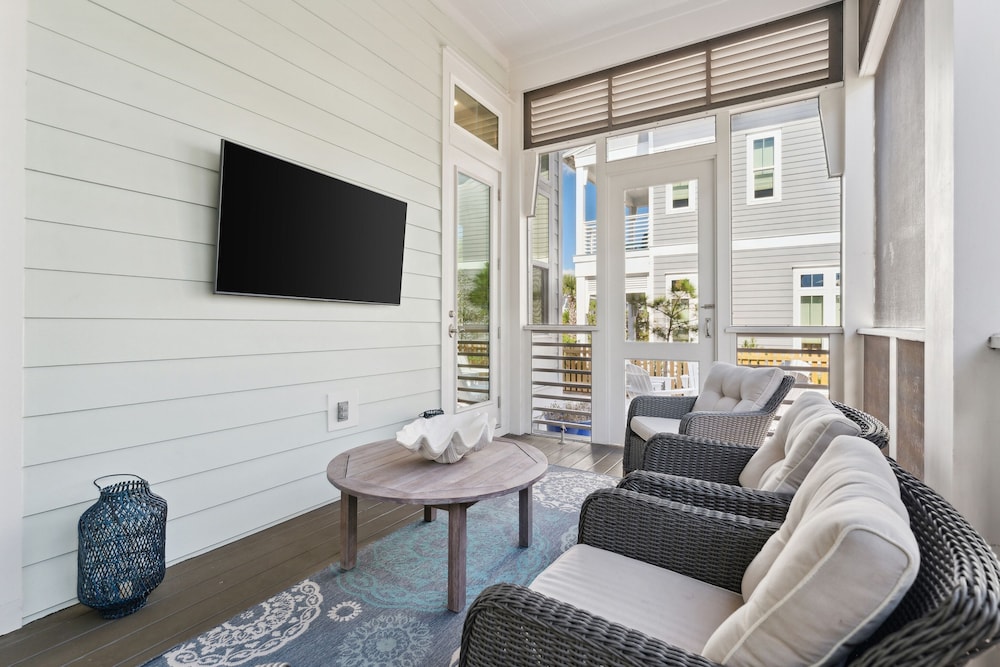 Prominence on 30A by Panhandle Getaways