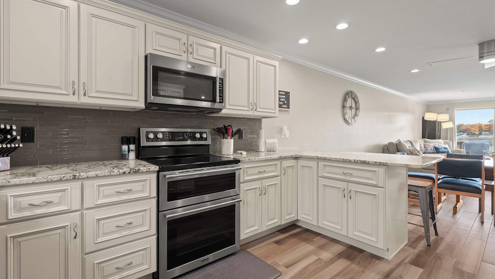 Lakeside Haven - Condo for 8
