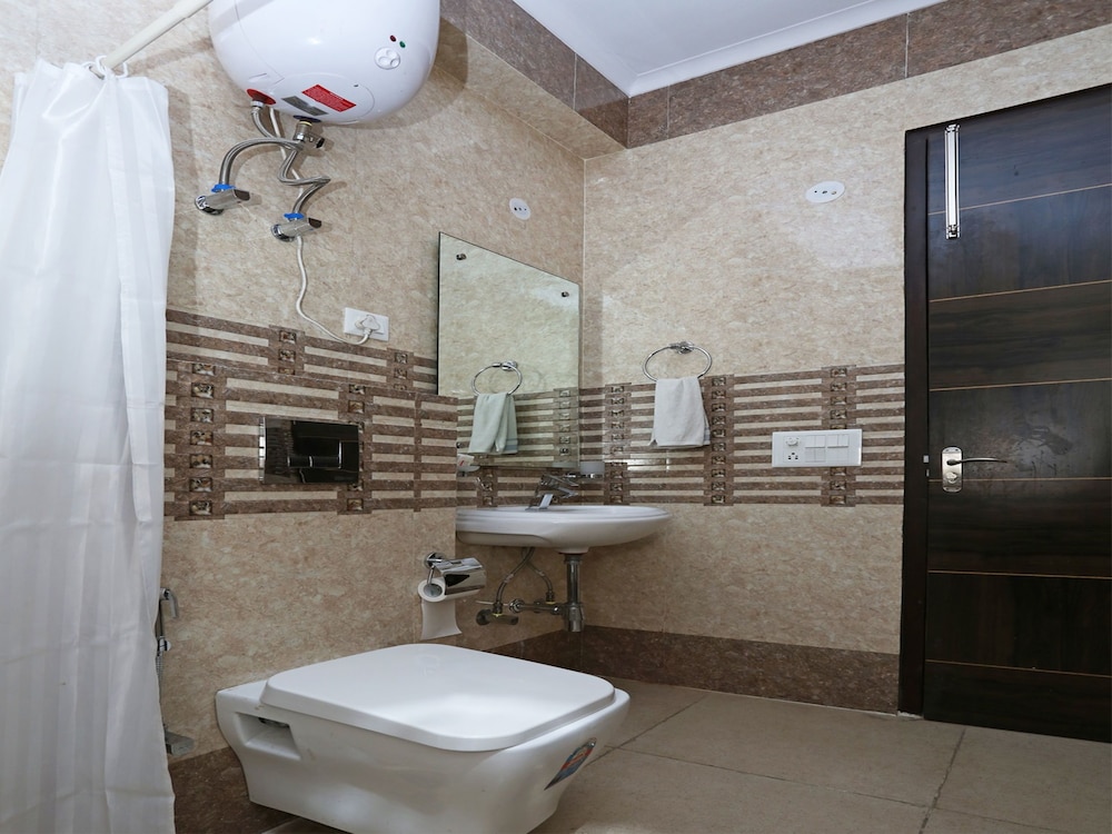 OYO 14482 Live Inn