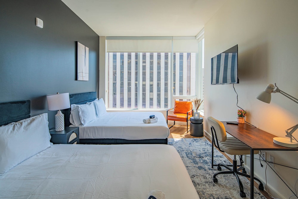 ROVE LIVING/KL - 44 Monroe