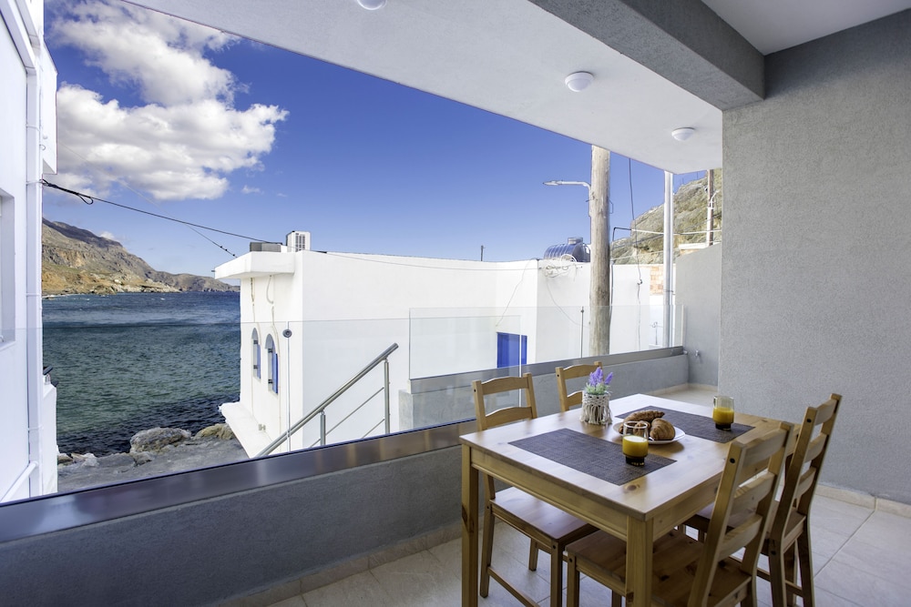 Relaxed Seaside Living, Tris Ekklisies - Sleeps 4 view 5