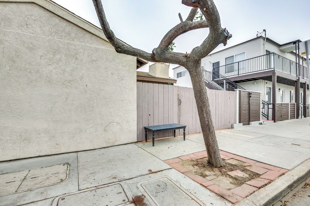 Walk to Beach: San Diego Hideaway w/ Patio