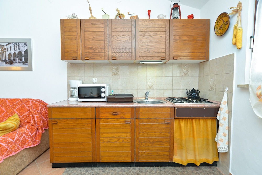 Apartment 522 view 4