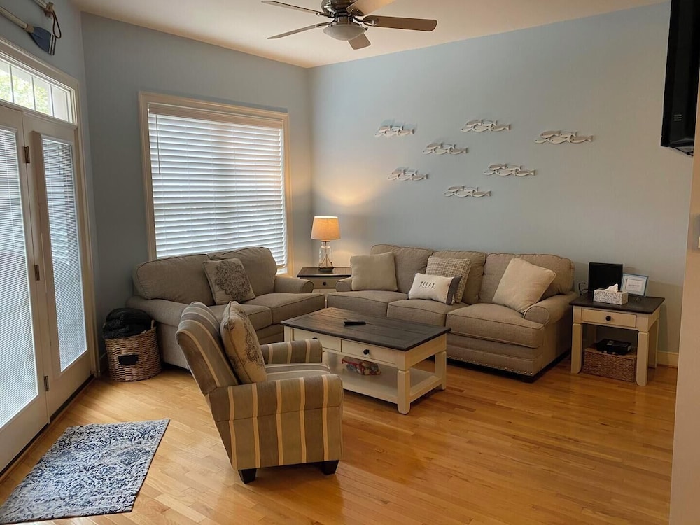 Laguna Drive 21083