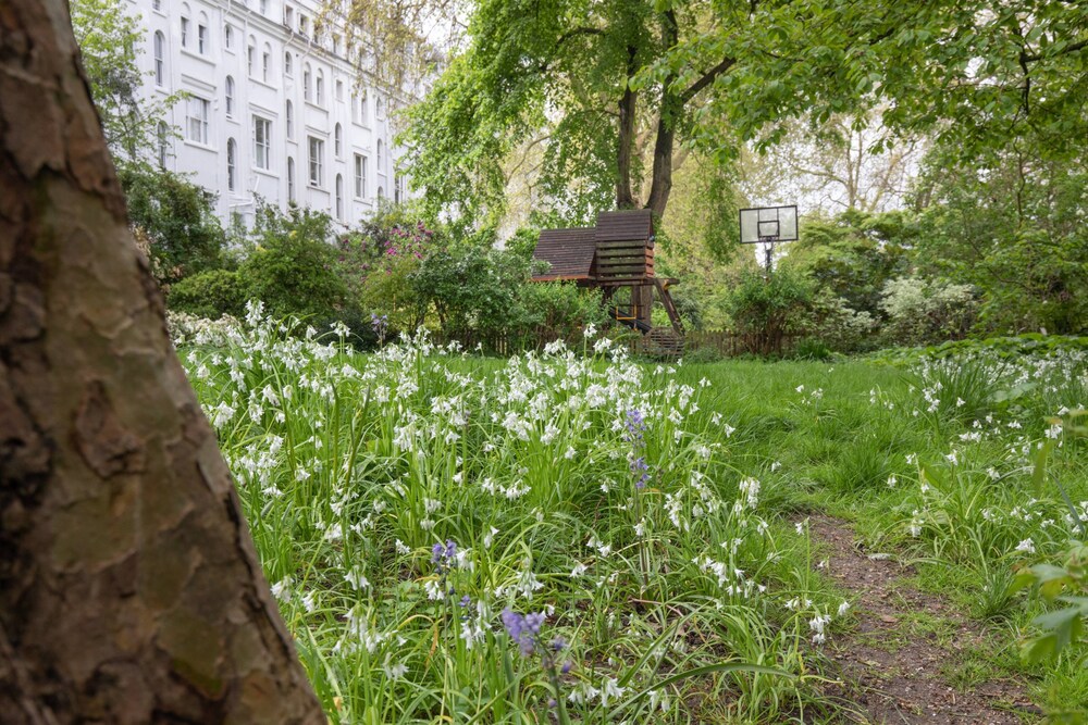 Arundel Gardens by Onefinestay