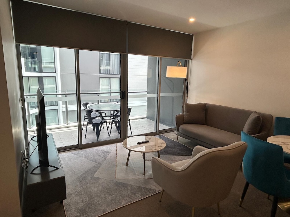 Trafalgar Lane Apartments by CLLIX