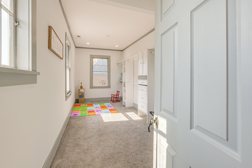 2 Mi to Dtwn: Stylish Urban Retreat in Birmingham