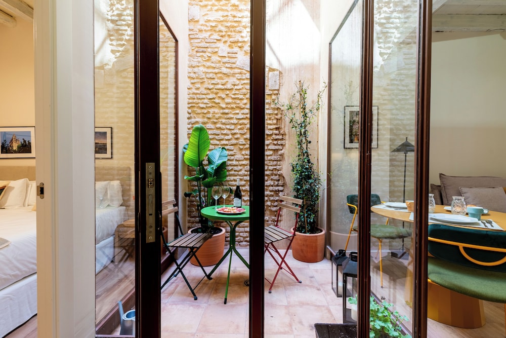 One&Lux Casa Barrabas