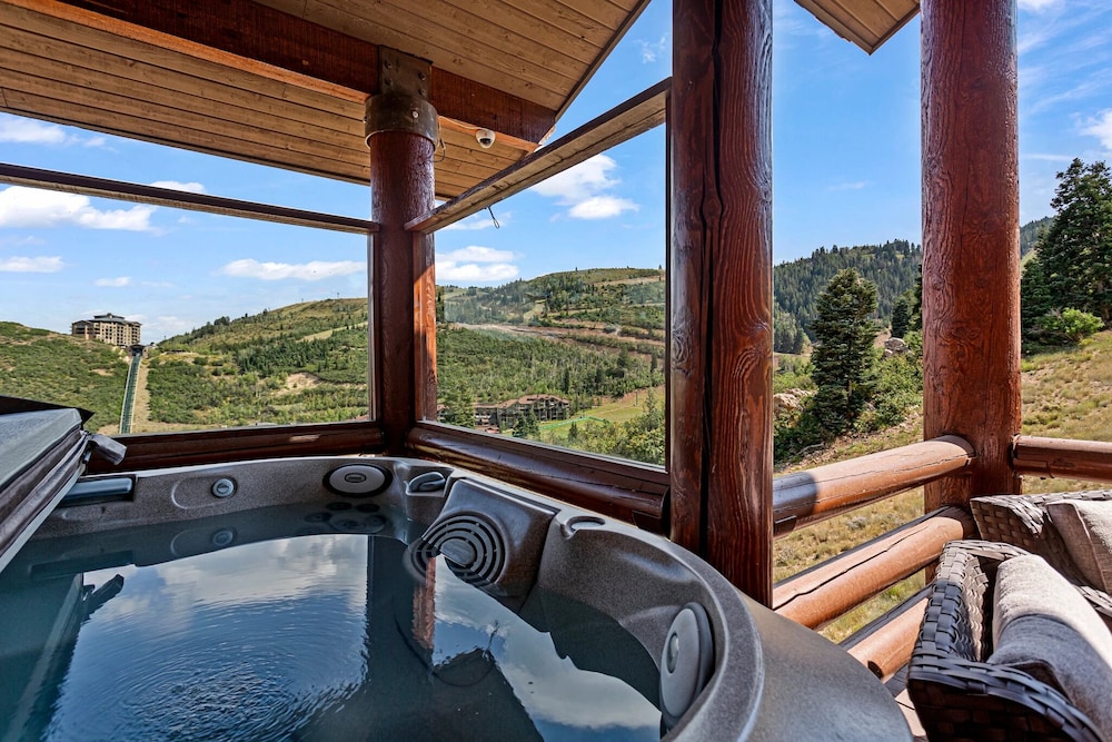 La Maconnerie at Deer Valley Resort - Four Bedroom Condo with Hot Tub #3 4 Condo