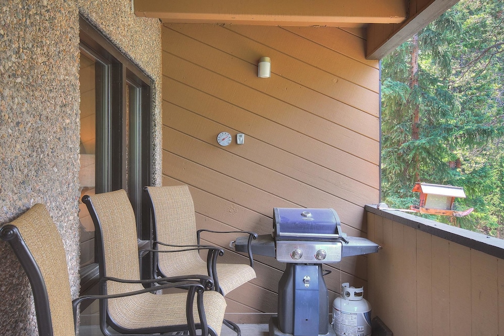 CM336 and CM337 Copper Mtn Inn by RedAwning