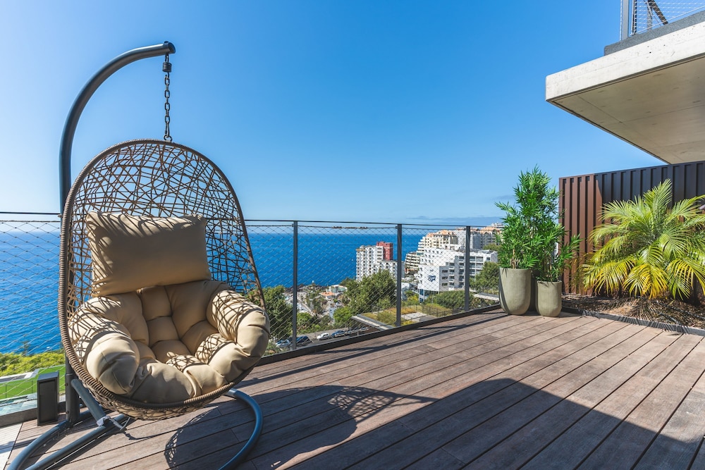 Seaside Escape by Atlantic Holiday