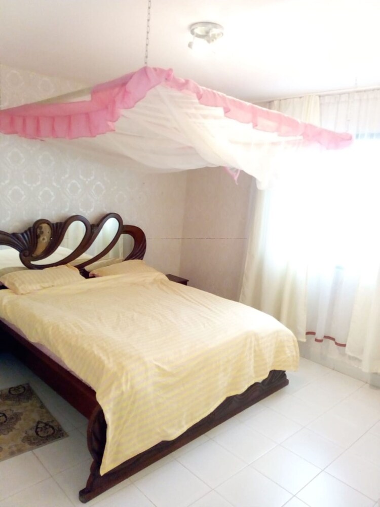 Center Comfy Suites view 2