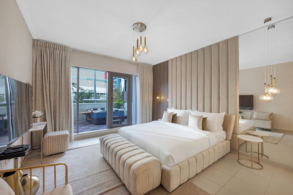 Durrani Homes - The Luxe Retreat 4BR Podium villa with private Jacuzzi and Burj Khalifa View