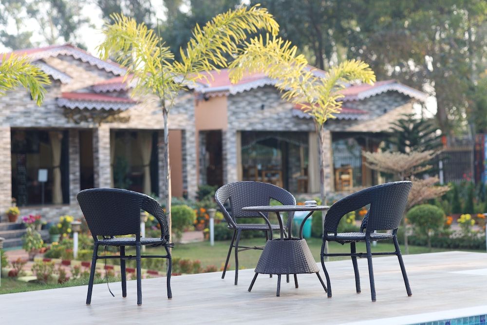 Golden View Resort & Restaurant