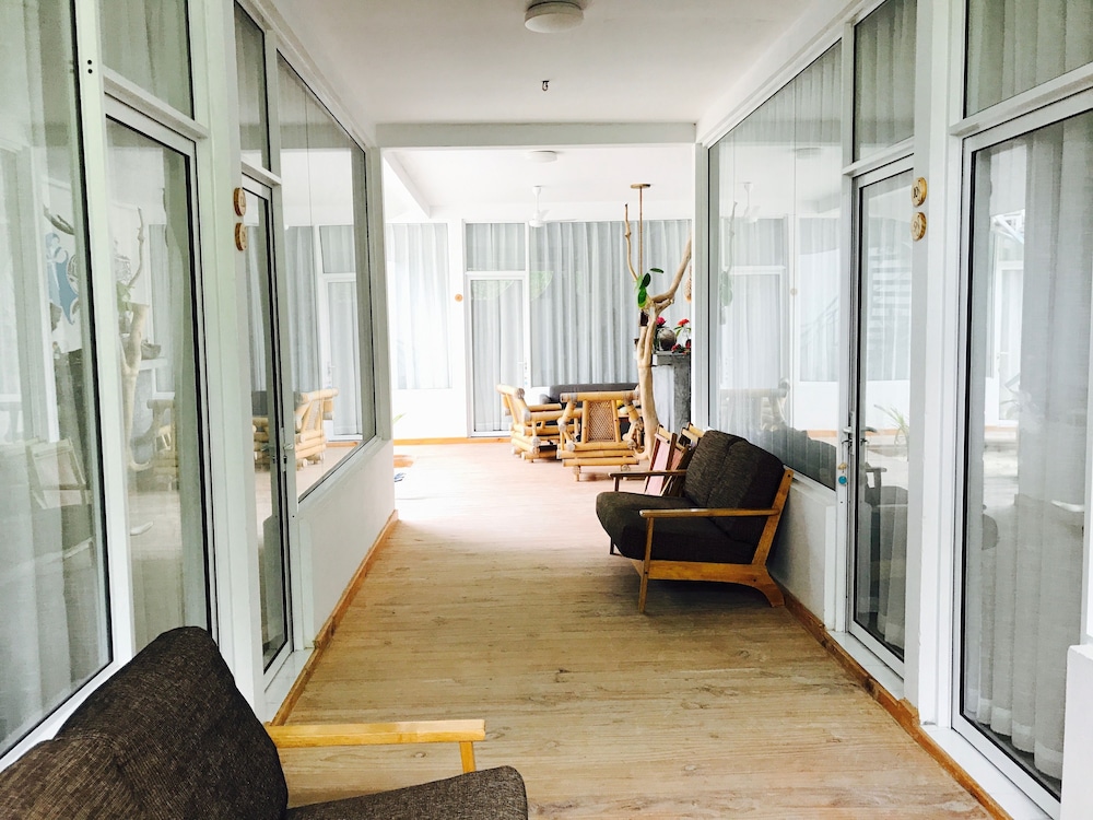 Noovilu Suites Maldives