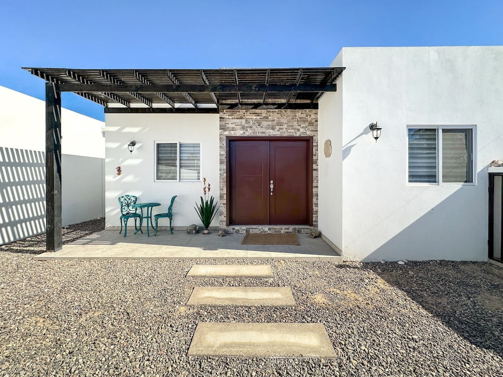 Modern 3BR Family Escape