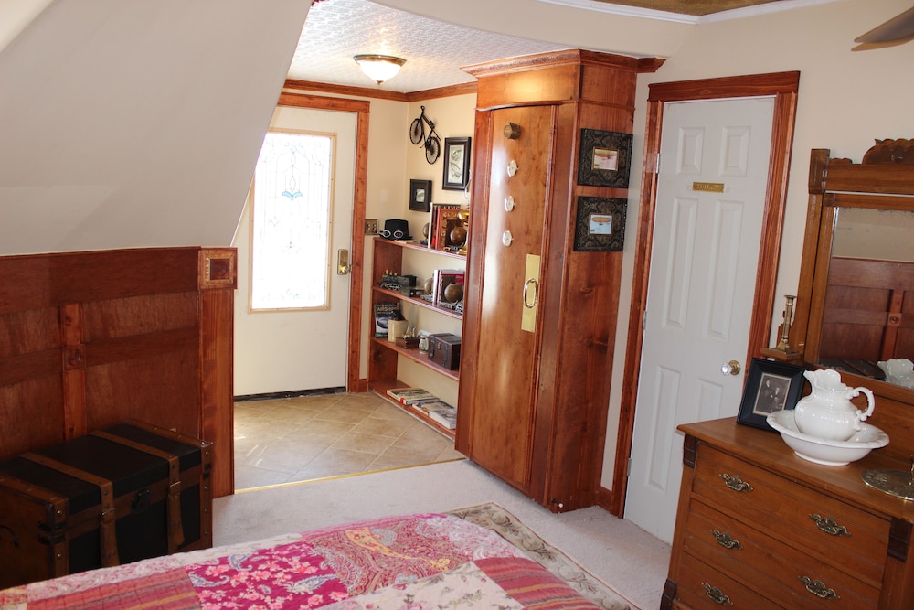 Book Nook Inn