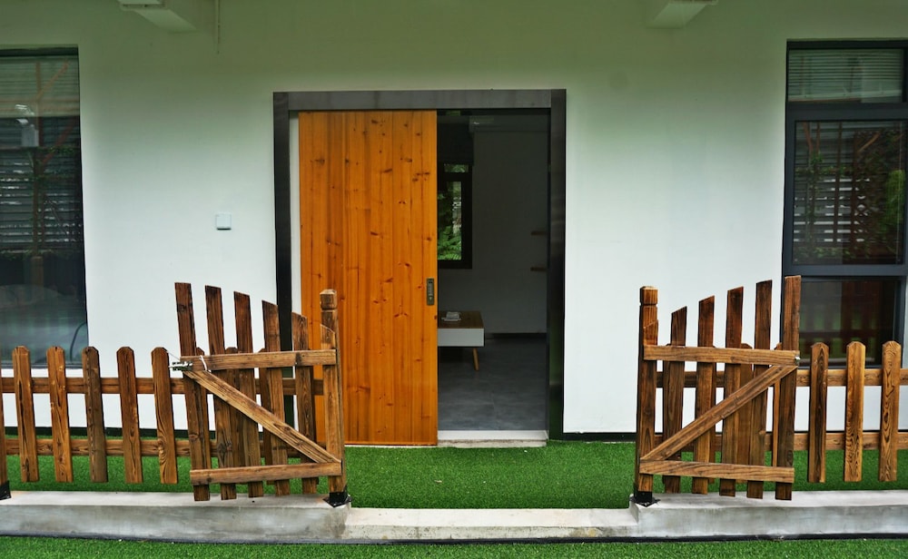 Zero Five One Seven Inn