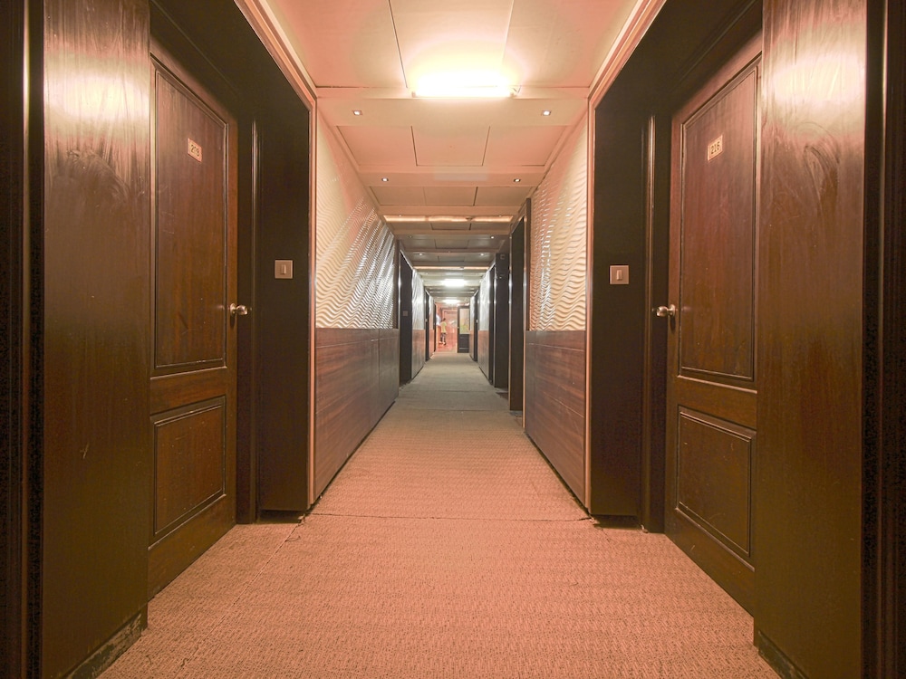 OYO 7752 Hotel Diva Residency