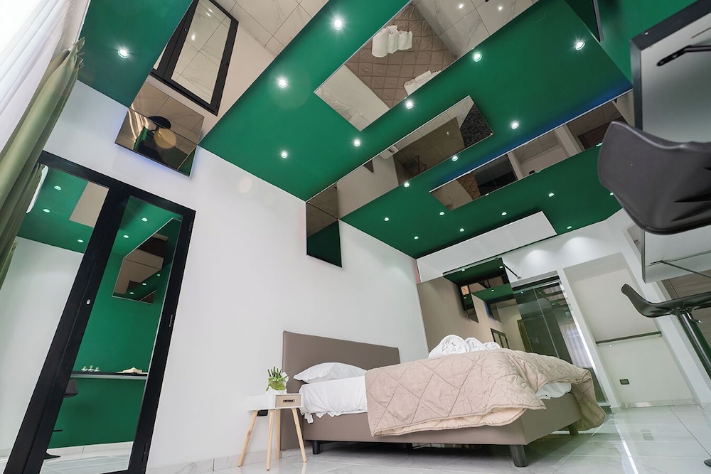 B&B Le 4 Stagioni Dante's Suites by ClaPa Group Dislocated Hospitality