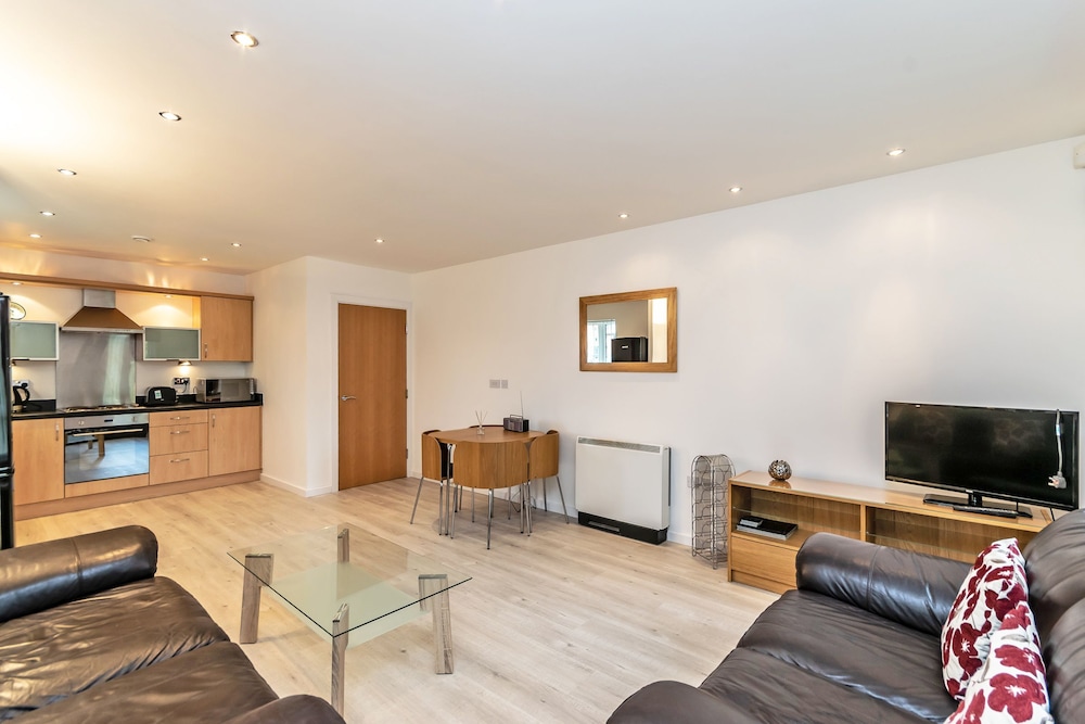 Racecourse Serviced Apartments