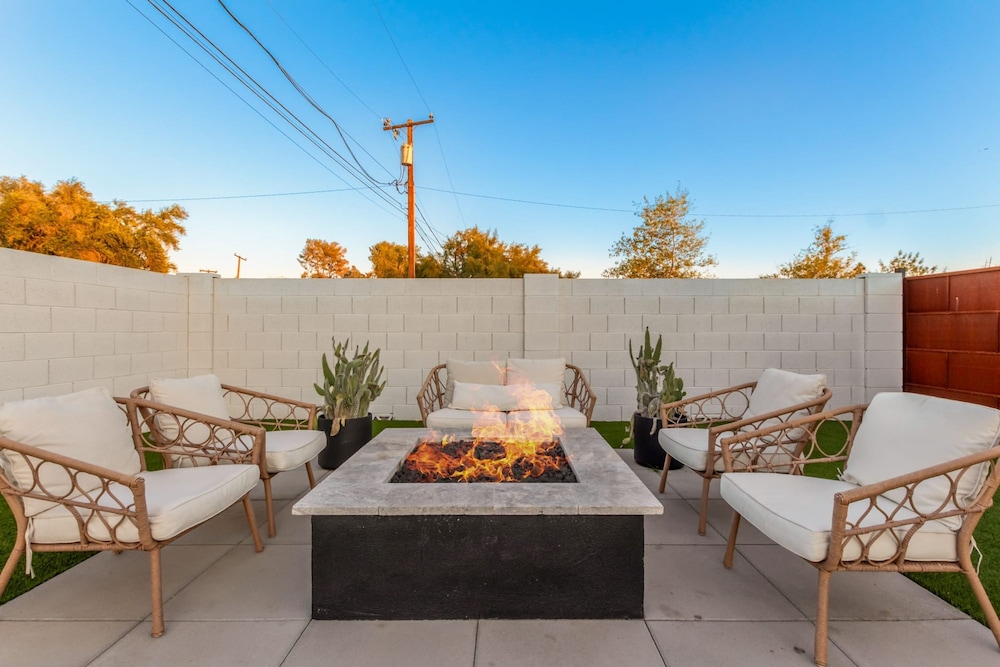The Melrose ASU Pool Workspace Firepit