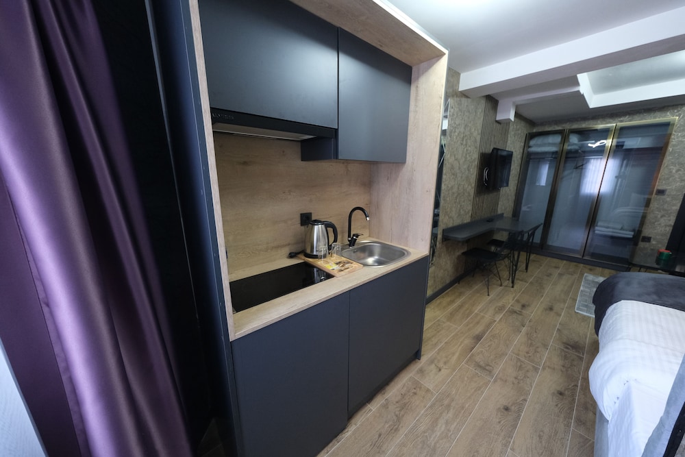 Nomad Hub Istanbul Suit