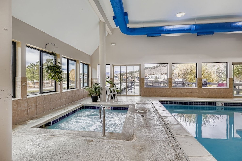 1806 Decatur 2 Bedroom Condo