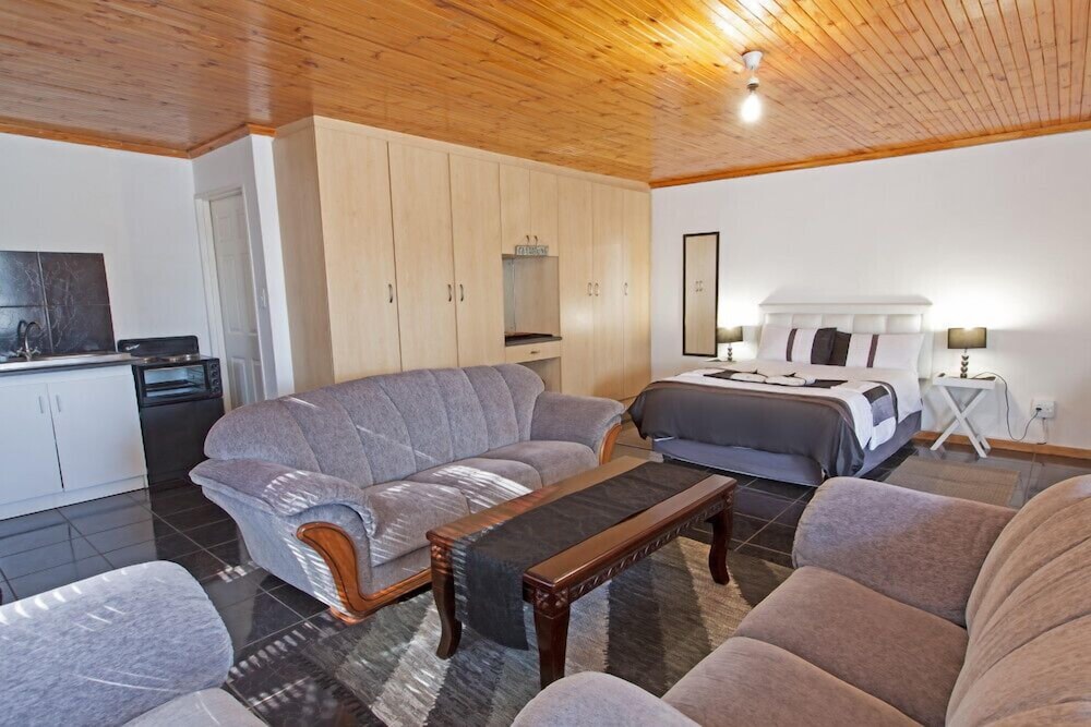 EaglesNest Bed and Breakfast