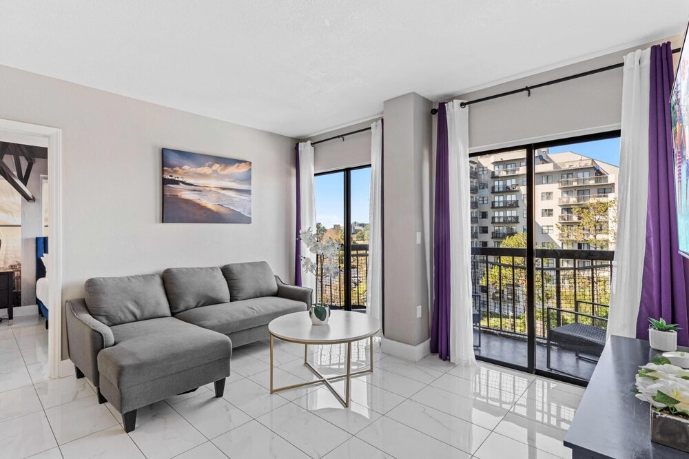 Enclave Swanky