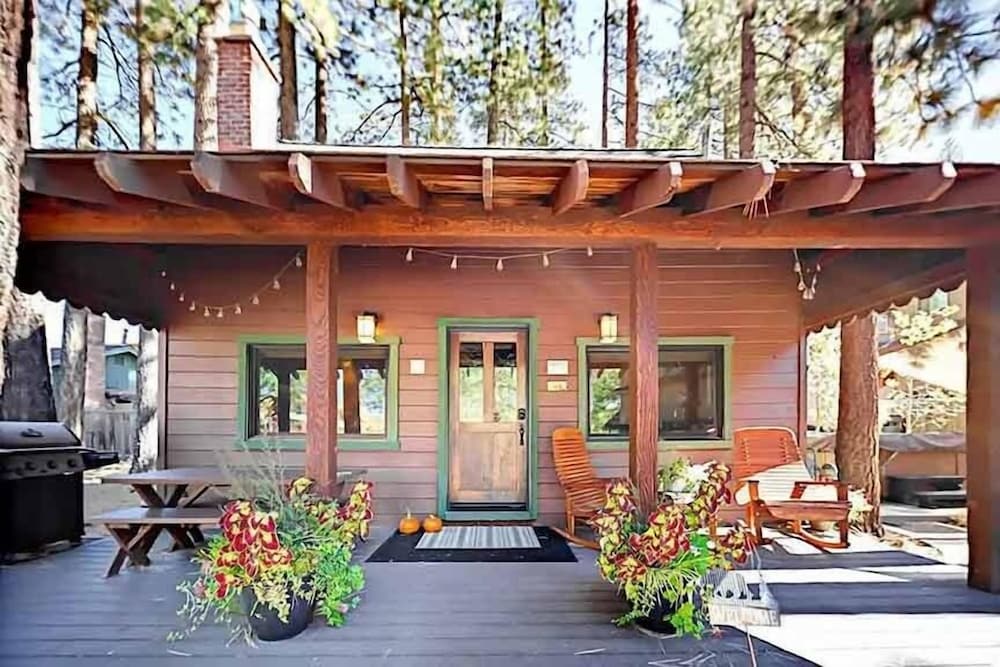 Lake Tahoe Vacations - 3988 Manzanita Avenue 2 Bedroom Cabin - Property Image 1