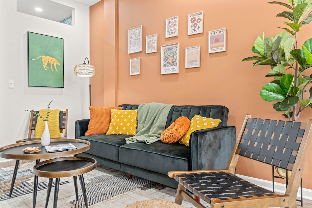 Stylish 1BR/1.5Bath Near Liberty Bell