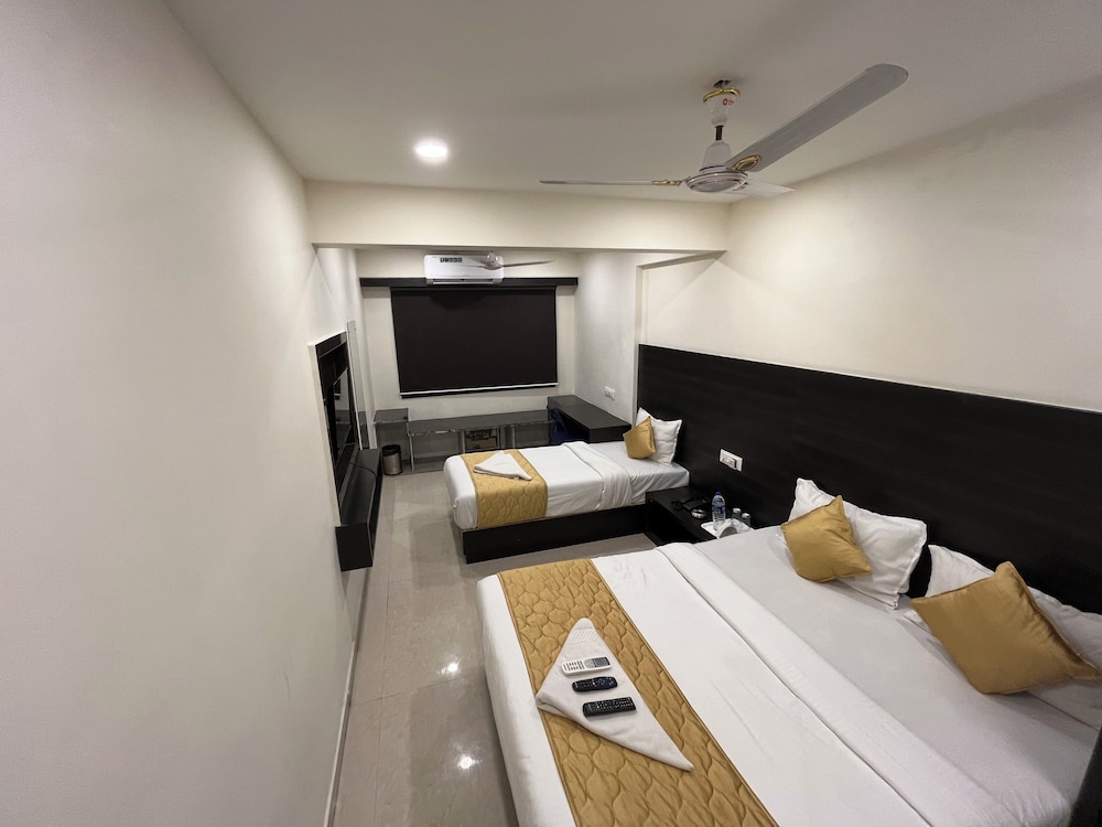 Mumbai Vacations - Hotel Wind Flower Regency - Near Kokilaben Hospital - Property Image 20