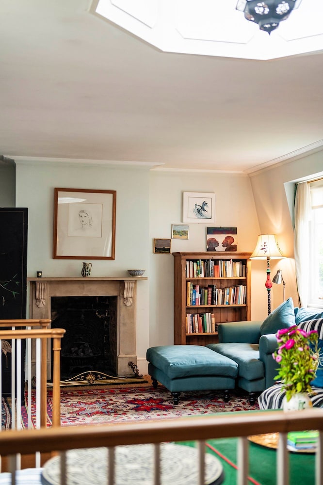 The Kensington Gatehouse - by Out of Office Lifestyle