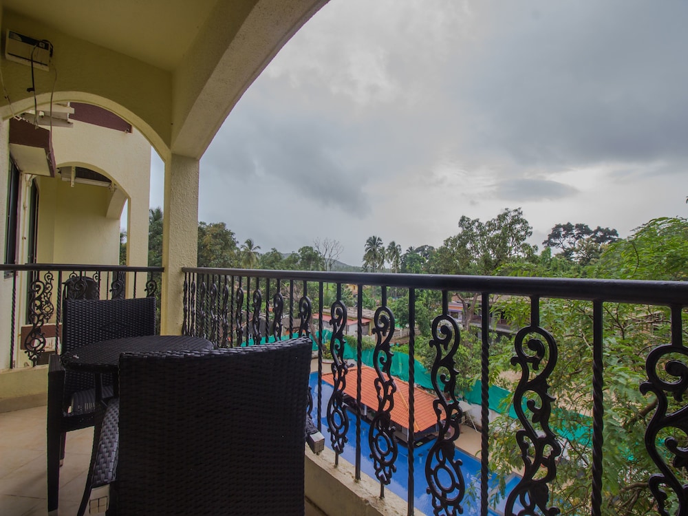 OYO 16805 Home Pool View 2BHK Assagaon