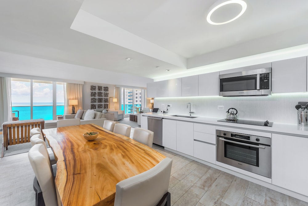 Luxury Vacation Rentals at 1 Hotel & Homes by LRMB