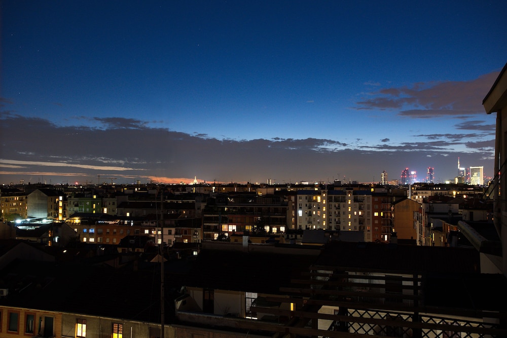 Milan Skyline Apartment, Città Studi, 1 min Metro, Terrace, Wifi, Netflix