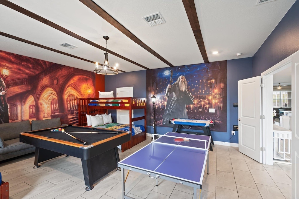 ChampionsGate Resort 10 Bedroom Vacation Home - Includes resort clubhouse amenity access! 10 Home