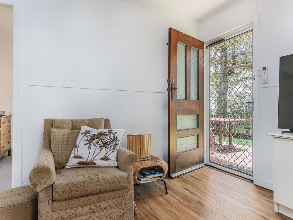 Cozy Pet Friendly Beach House