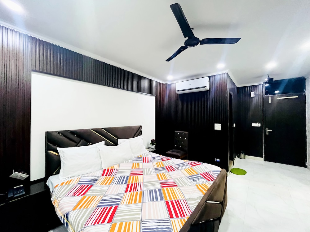 Roomshala Hotel Tom & Jerry