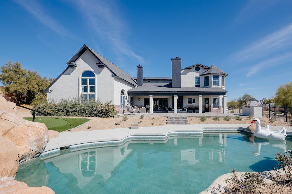 Majestic Mountain Mansion-heated Pool-guest House