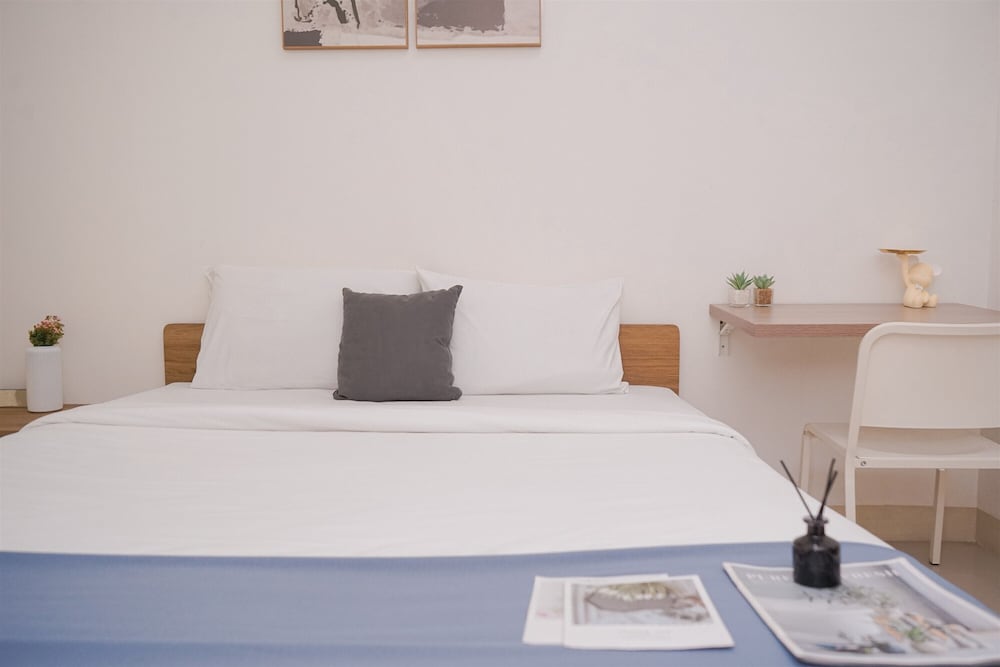 Modern And Homey Studio Apartment Tree Park City Bsd